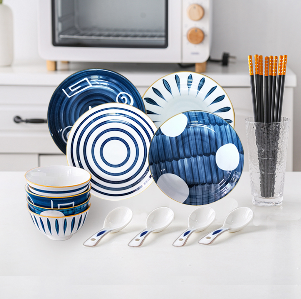 Hand-Painted Japanese 16-Piece Tableware Set